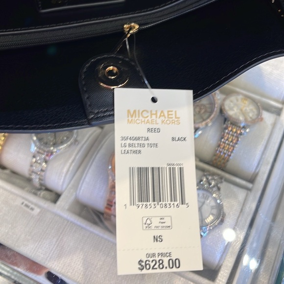 MICHAEL KORS
Reed Large Leather Belted Satchel Shoulder Handbag
Black Crocodile - Picture 14 of 16